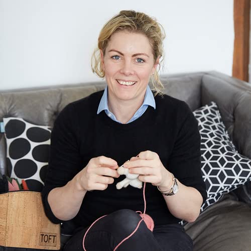 Alexandra's Garden Flowers : 30 Crochet Flower Patterns